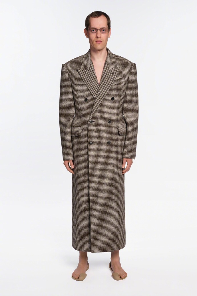 Overcoat with houndstooth