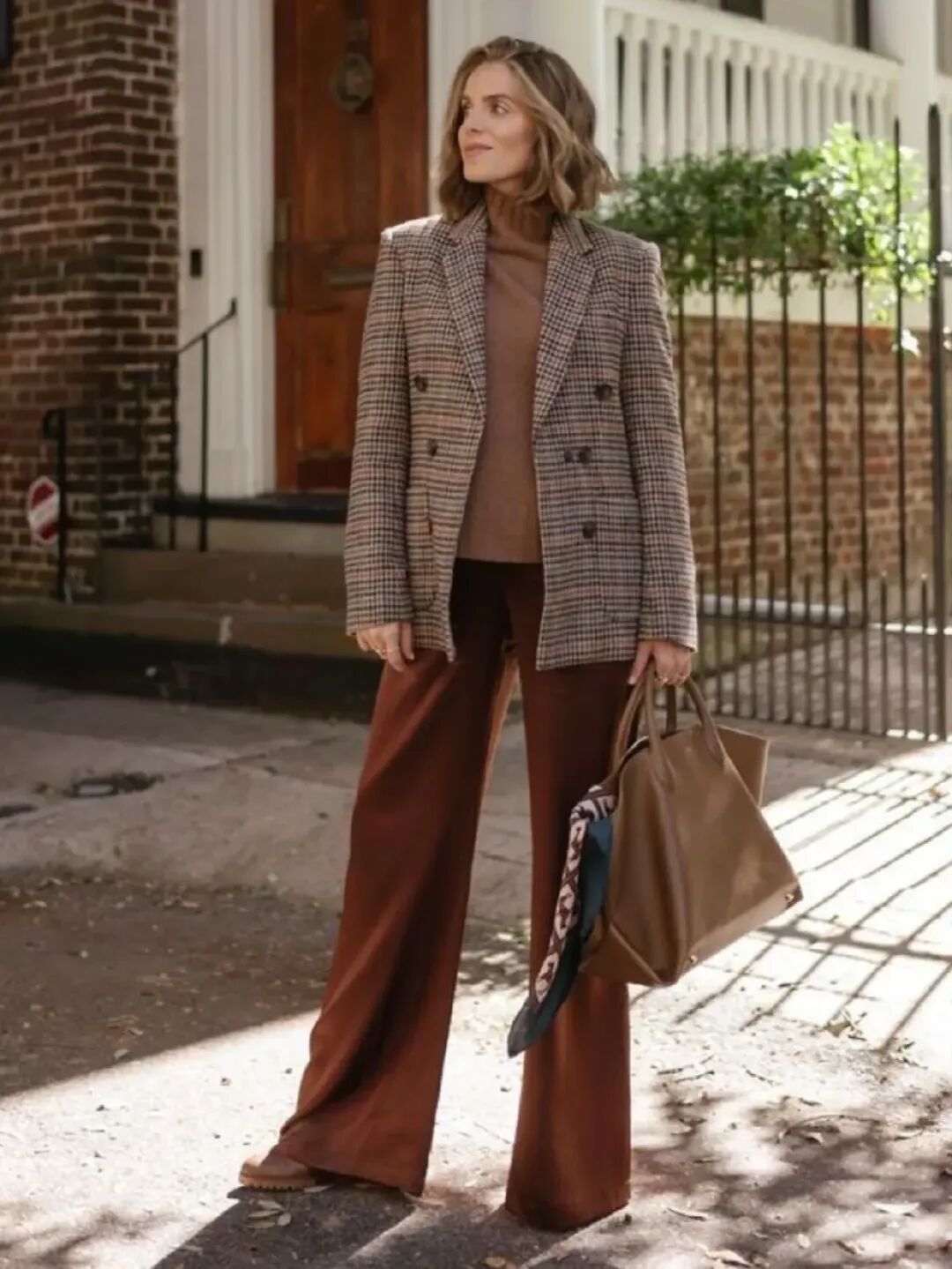 Brown wide-leg corduroy pants for winter styling