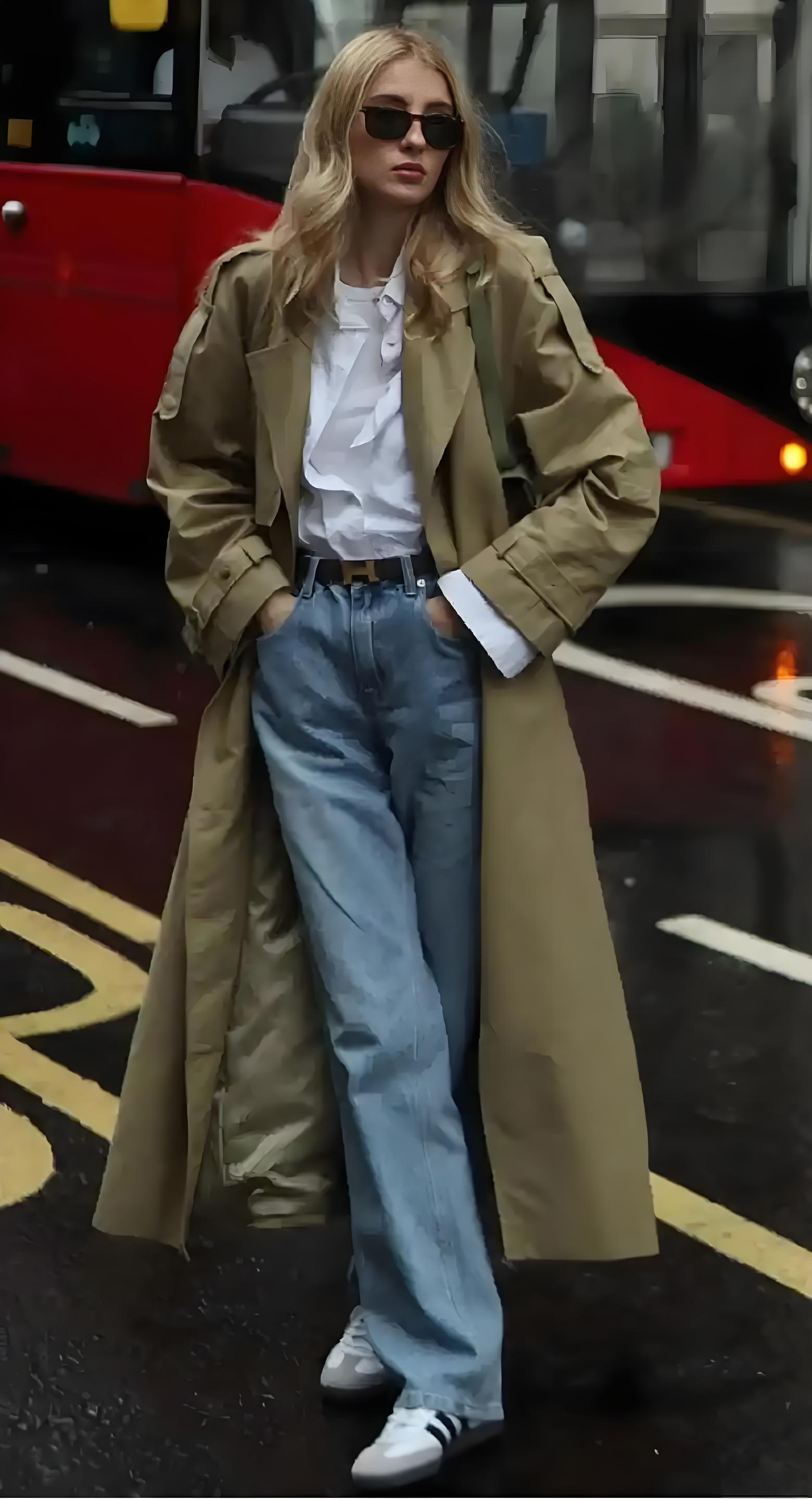 khaki trench coat + white shirt + wide leg jeans + white sports shoes