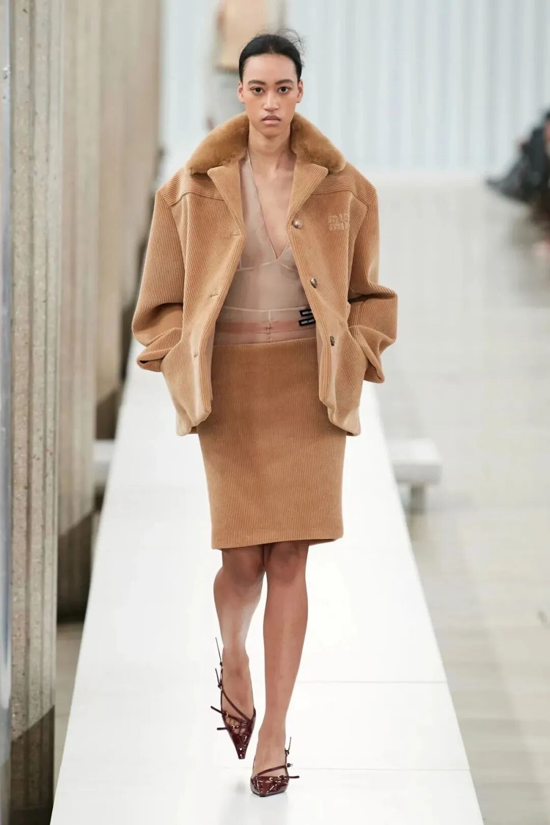 Maillard Style Outfit Camel Coat