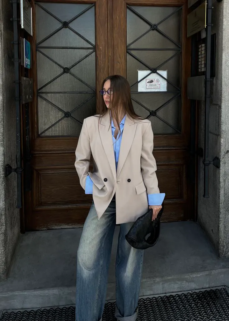 Chic Oversized Blazer and Blue Shirt with Wide-Leg Jeans for a Modern Look