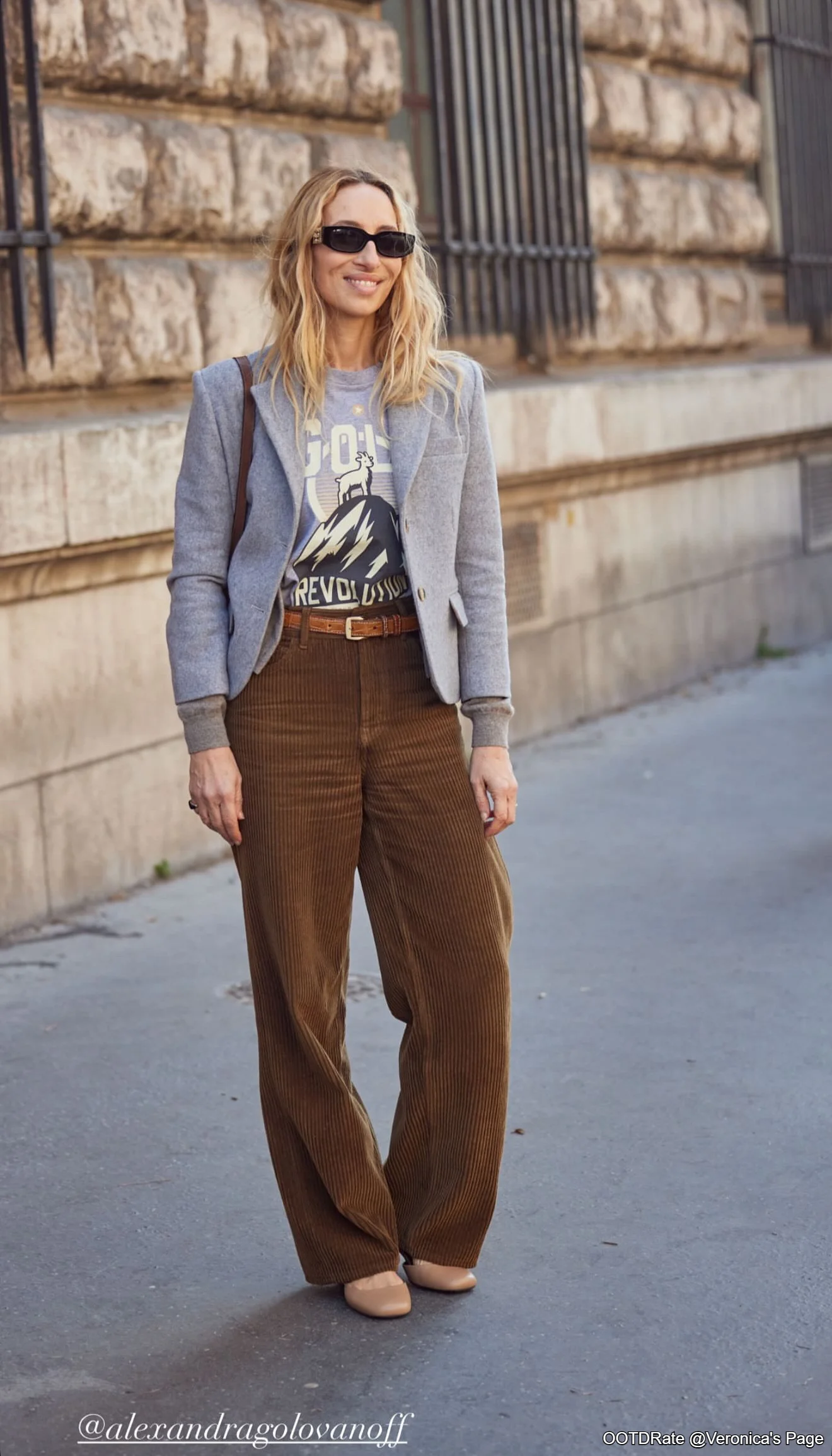 Casual Chic with Vintage Flair: Grey Blazer and Corduroy Combo