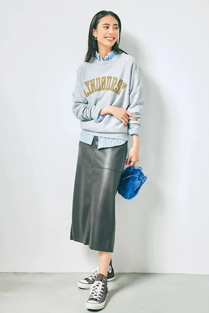 Dark denim skirt and sweatshirt shirt combo